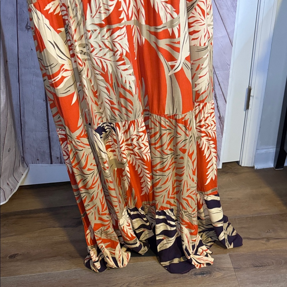 NWT Vince Camuto Orange and Cream Leaf Print Maxi Dress - Picture 3 of 13